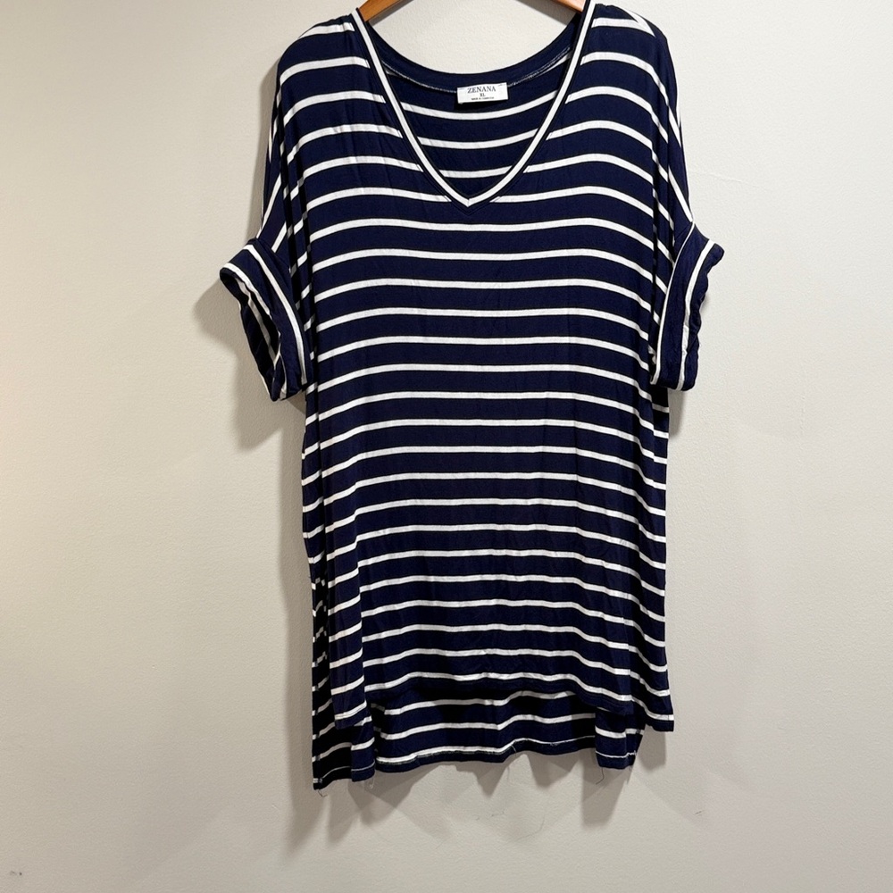 Zenana Outfitters Women's Black V-Neck Short Sleeve Tee‎ Size XL